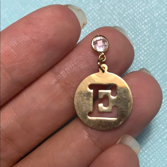 18 Karat E Pendant - Picture 2 of 3